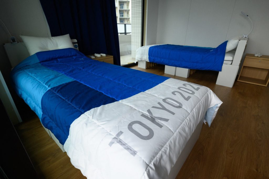 Картонные кровати тренд Игр в Париже